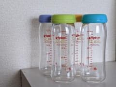 ピジョン 母乳実感 哺乳瓶のサムネイル