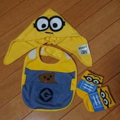 【りさ様専用】ミニオン スタイ&帽子&靴下セット、汗取りガーゼ おまとめのサムネイル