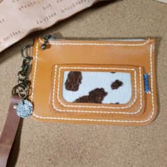 お値引㊥  ちびポーチ.:*:。∞。   cow柄のサムネイル