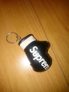 supreme シュプリーム key キーホルダーのサムネイル