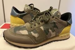 Valentino スニーカー 42/27 カモフラーイエローロックスタッズ - メルカリ