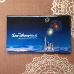 ディズニー  スーベニアメダルケース（メダル付き）のサムネイル