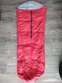 赤い寝袋 合成素材 羽毛フルレングスジッパー 赤い寝袋 合成素材 羽毛フルレングスジッパー - メルカリ