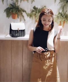 新品タグなし　Leory×EBLOA バイカラーノースリシャツのサムネイル