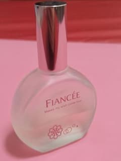FIANCÉE パルファンドトワレ ピュアシャンプー 50mLのサムネイル