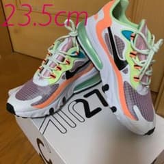月サン★専用・NIKE AIR MAX 270 REACT SEのサムネイル