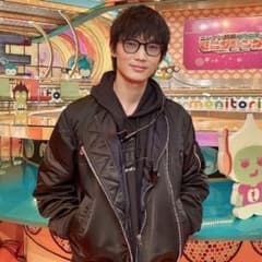 sacai サカイ　ドッキング　ボンバー　ジャケット　ブルゾン　ma-1  綾野のサムネイル