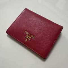 PRADA 二つ折り財布 サフィアーノレザー ピンク - メルカリ