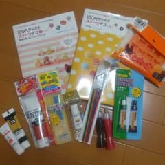スイーツデコ材料♡本二冊付きのサムネイル