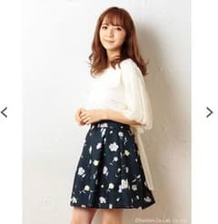 【美品】フラワータックフレアスカートのサムネイル