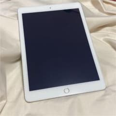 Apple アップル iPad 第6世代 32GB SIMロック解除済 シルバ…のサムネイル