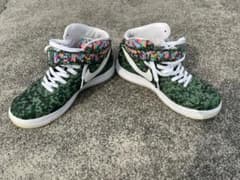 土日限定価格　NIKE ハイカット　グリーンのサムネイル
