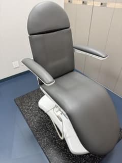 電動フェイシャルベッドSTAID 電動施術ベッド 昇降式 診察台 施術用チェア 電動フェイシャルベッドSTAID 電動施術ベッド 昇降式 診察台 施術用