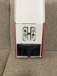 Nintendo Switch 有機ELモデル 本体 (ホワイト/ブラック)のサムネイル
