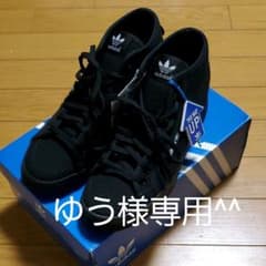 adidas アディダス スニーカーのサムネイル