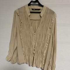 ZARA 長袖 シャーリング ブラウス ベージュ XSのサムネイル