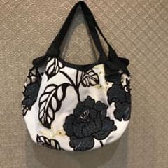 新品未使用　ベトナムビーズトートバッグぷる様専用のサムネイル