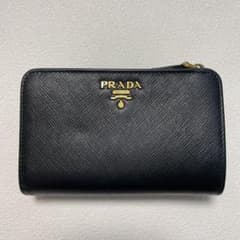 PRADA  二つ折り財布のサムネイル