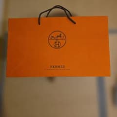 HERMES オレンジ ショップ袋 大きめ - メルカリ