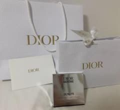 【新品未開封】Dior バックステージ アイ パレット 001 ギフト梱包付のサムネイル