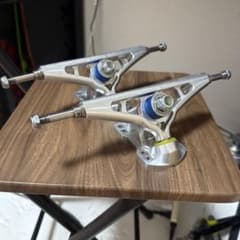 アエラトラックk5プレシジョン　ロンスケトラック　ダウンヒル　サーフスケート アエラトラック k5 ダウンヒル ロンスケ サーフスケート - メルカリ