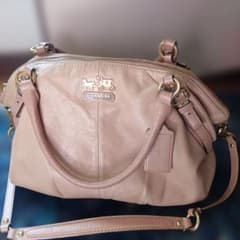 本日限定価格COACH ベージュ レザー ハンドバッグのサムネイル