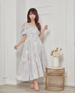 RoseMuse "Zway sleeve floral dress"のサムネイル