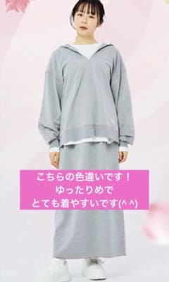 【ほぼ美品⭐︎】春物フード付きプルオーバーのサムネイル