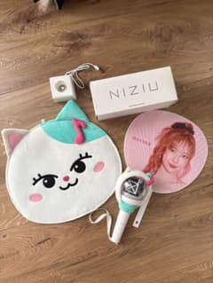NiziU ペンライト うちわ セット マユカのサムネイル