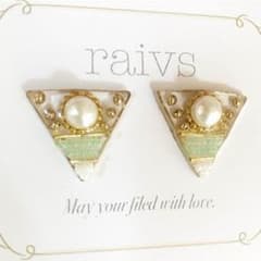 アンティーク パール 三角 ピアスのサムネイル