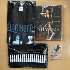 新品LOVEBITES MIYAKO Tシャツ・サイン入写真集・タオル・アクキーのサムネイル