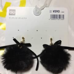 GU ポンポン＆リボンピアスのサムネイル