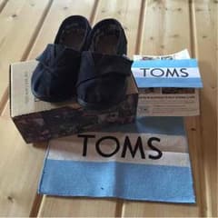 値下げ！！2500円→2222円TOMS Classic Black12cmのサムネイル