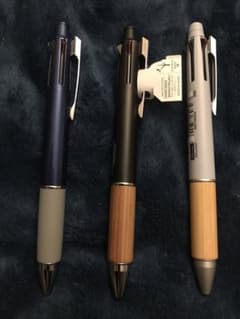 新品　ジェットストリーム4&1 の3本組のサムネイル