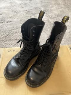 Dr. Martens 黒 レザー ハイカットブーツのサムネイル