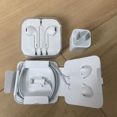 iPhone イヤホン 純正品　ライトニングイヤホンのサムネイル