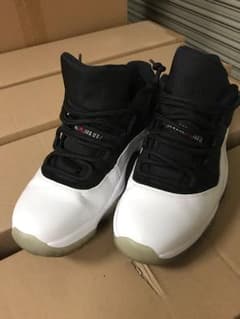 air jordan 11 lowのサムネイル