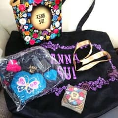 ANNASUIトートバッグ蝶々チャームリップバームタオルハンカチショッパーセットのサムネイル