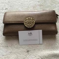 COACHゴールド財布のサムネイル
