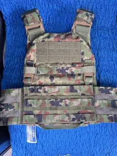 限定値下げ AGRESSOR GROUP 陸自迷彩 プレートキャリア - メルカリ