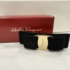 【美品】フェラガモ　バレッタ黒のサムネイル