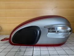 Kawasaki w650 タンク レッド/シルバーのサムネイル