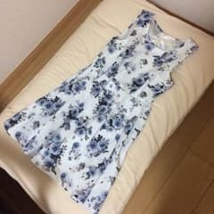 【美品】花柄ワンピMサイズ♡シルエット抜群◎通勤服にも◎のサムネイル