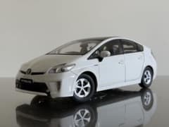 1/18 トヨタ プリウス30系 左ハンドル　ミニカー 1/18 トヨタ プリウス30系 左ハンドル ミニカー - メルカリ