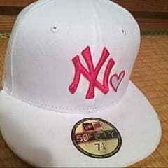 ニューエラ 白色 NY♡マーク入りのサムネイル