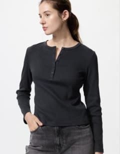 UNIQLO リブTのサムネイル