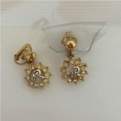 ★新品★NINA RICCI ゴールドイヤリングのサムネイル