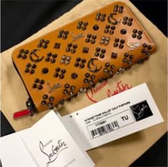 クリスチャンルブタン 長財布 希少カラー！のサムネイル