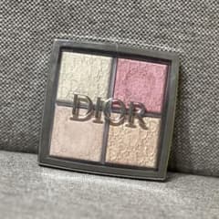 【本日まで3400円】Dior バックステージ フェイスグロウ パレット 004のサムネイル