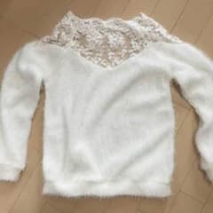 白のもこもこニット♡のサムネイル